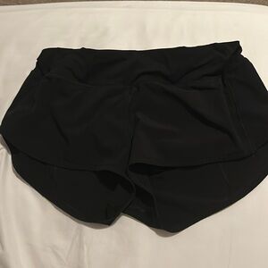 Lululemon, size 6, great condition, never worn